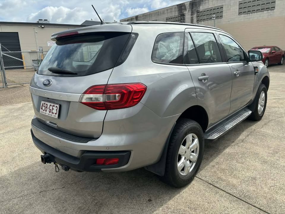 2017 Ford Everest Ambiente Easy Finance Great value 4.jpg